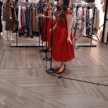 susiemcfads singing 'Have Yourself a Merry Little Christmas