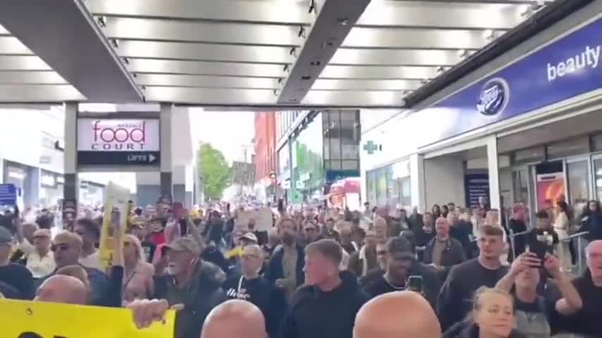 The people in England have had enough of the vaxxine 💉 LIES!