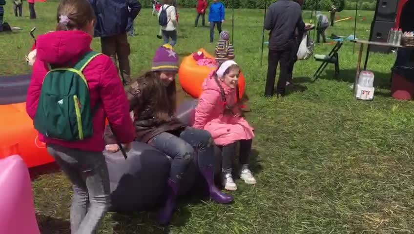 20170528 - Ника и Поля в Царицыно, парад воздуш змеев