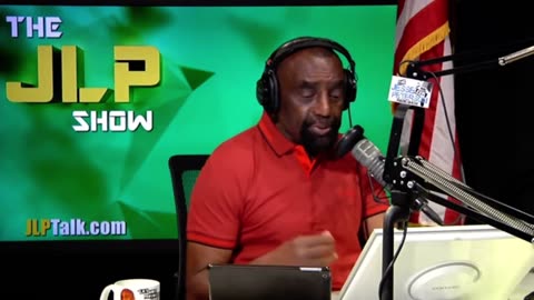 “We gotta protect the borders of Ukraine… but for y’all at home, leave the borders open.”