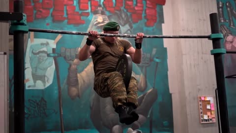 Greek Commando Extreme Workout / Slidismode