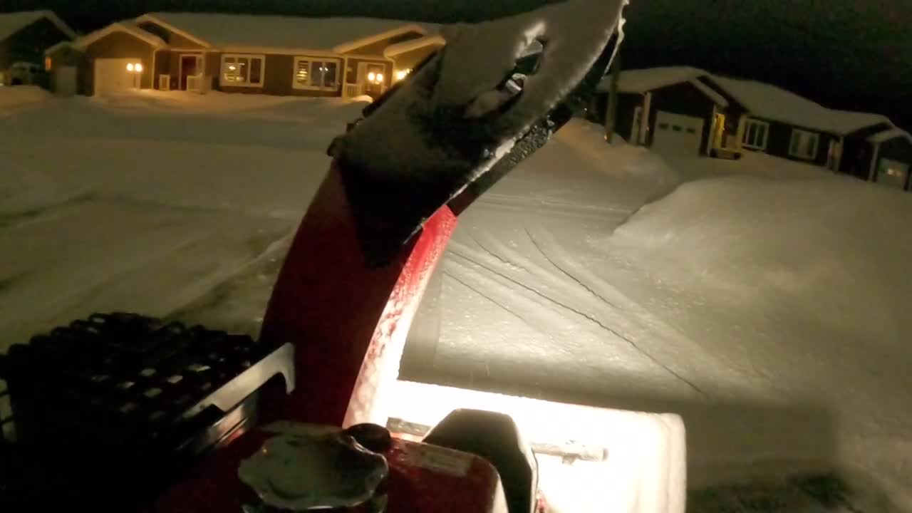 Big red clearing the driveway 17, Jan 2022 Honda snow blower
