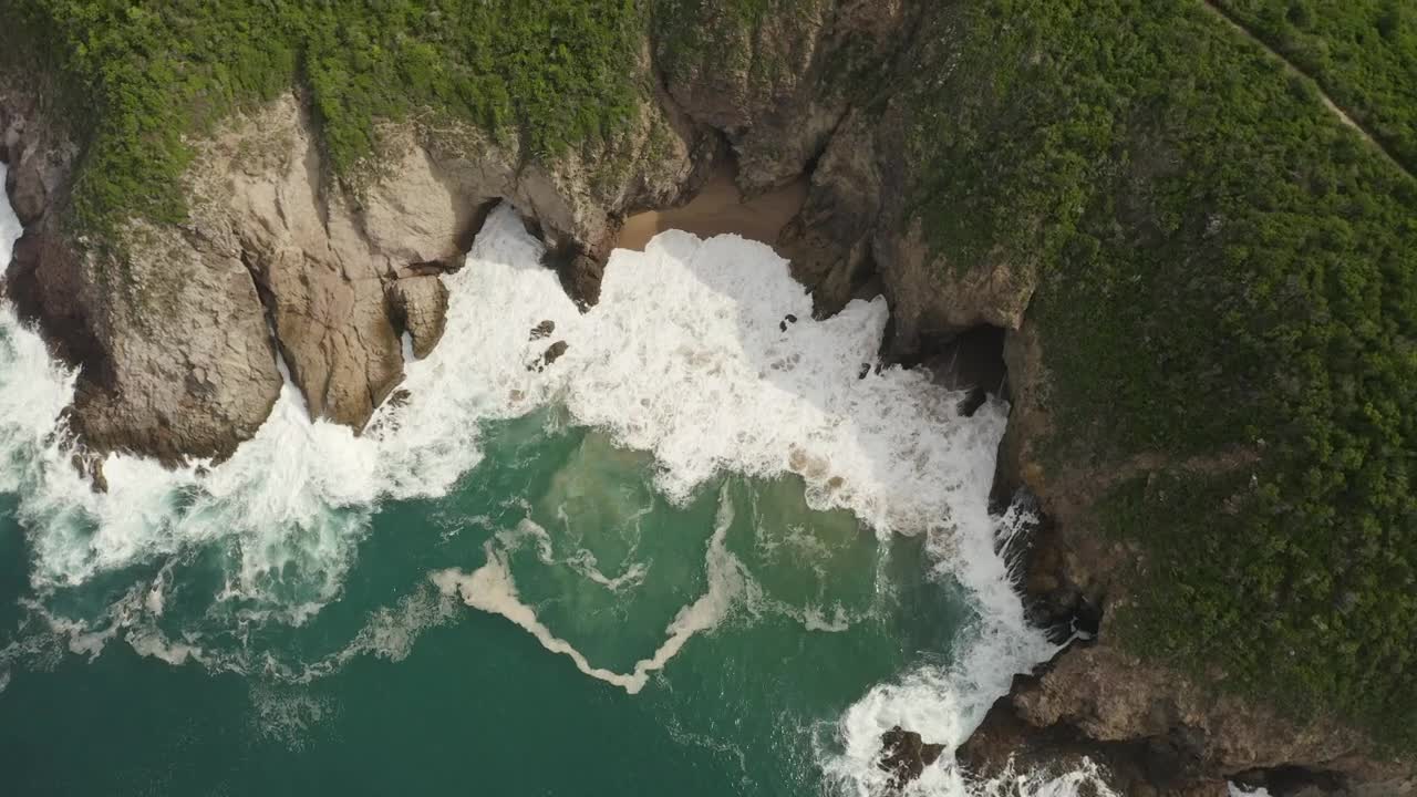 Sea waves in a little bay