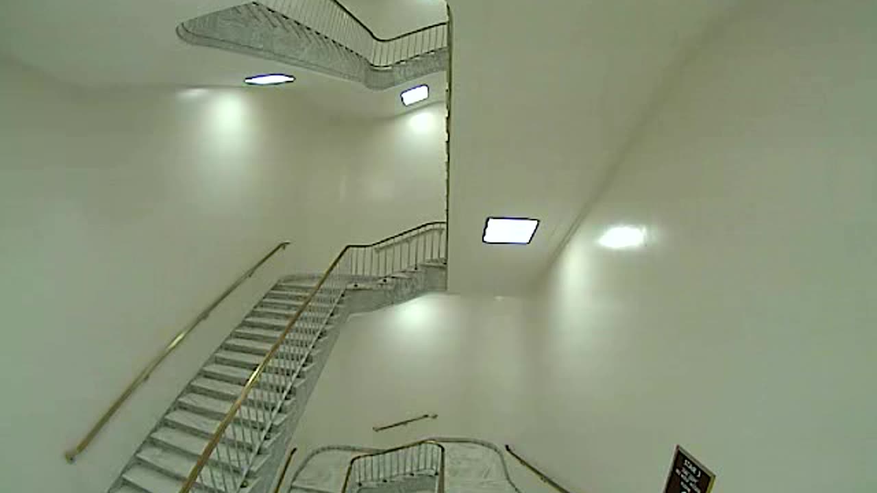3151RHOB01Stair3_2021-01-06_04h00min01s960ms.mp4