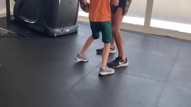 ANDREW TATE -"TRAINING WITH A BOY"