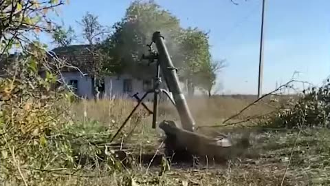 Russian Forces Mortar Strike Ukrainians trenches positions