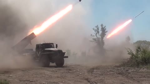 Ukraine War - Russian cannon and rocket artillery of the Marine Corps