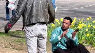 I'm talking with the phone please