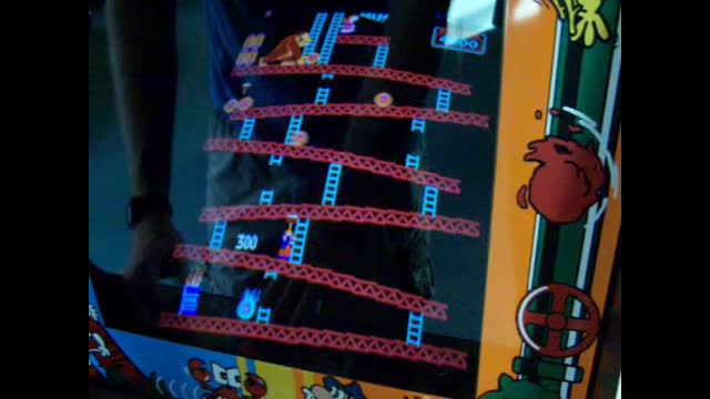 Playing Donkey Kong Badly