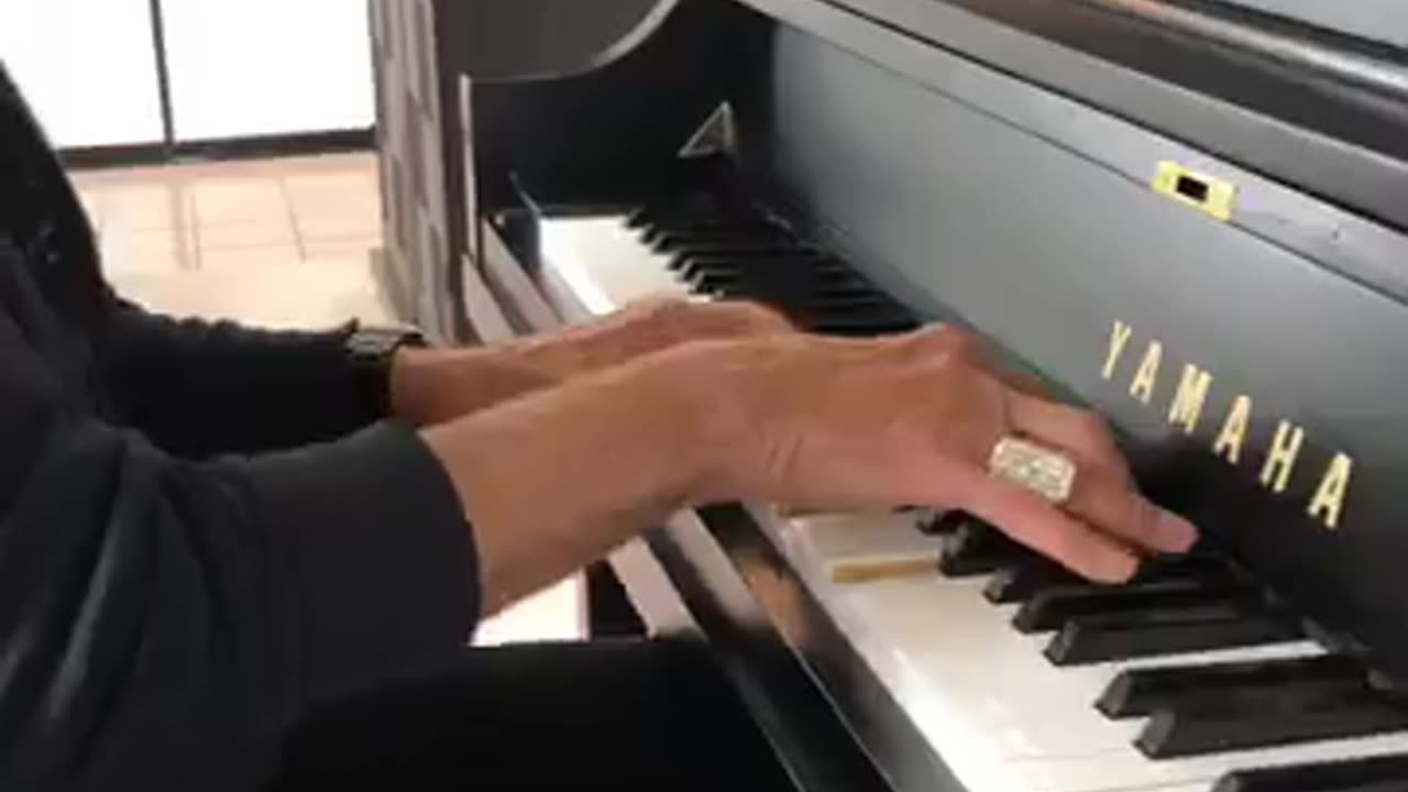 Dino Kartsonakis at the Piano 4-5-20b
