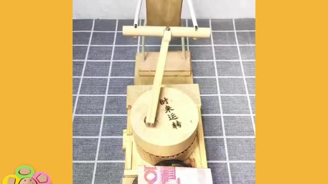 Funny and entertaining wooden dolls2