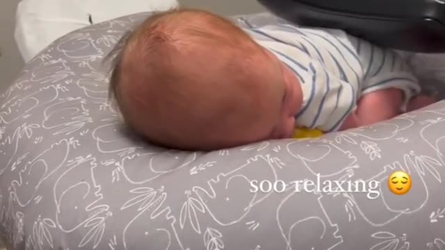 how cute babies can take the stress out of parenting after a long days💕💕😂