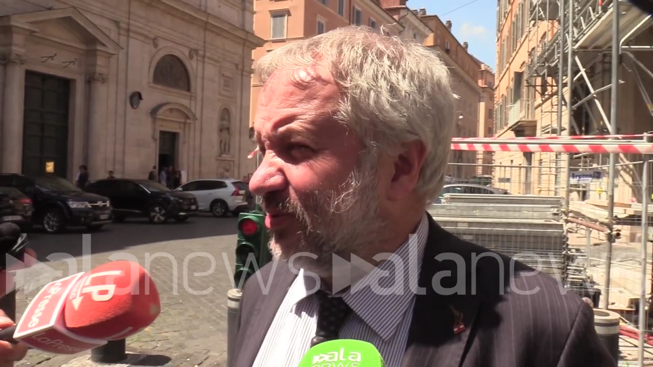 🔴 Sen. Claudio Borghi: "Braccato fuori dal Senato... Veti UE e MES"