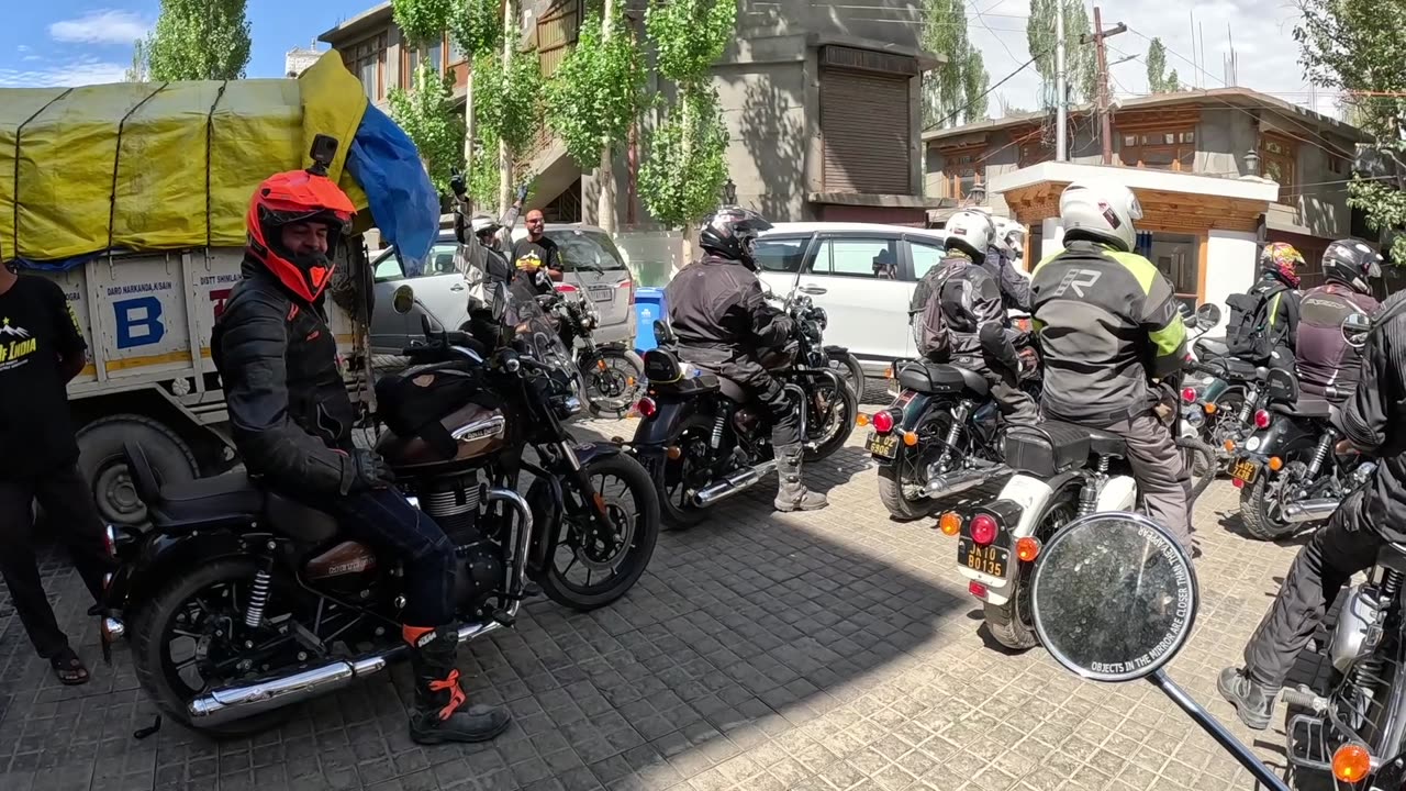 ROOF OF INDIA - DAY 11. RIDE TO KHARDUNG LA. (THE WORLD'S HIGHEST MOTORABLE ROAD