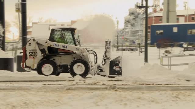 Snow crews dig out Buffalo