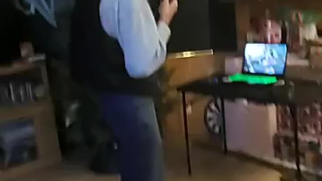 Father-in'Law trying VR for the first time
