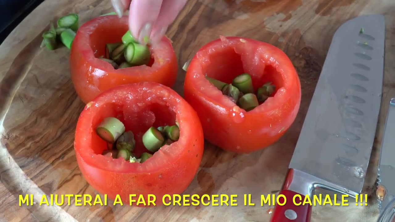 avocado e pomodori ecco come gustarli cuocendoli in forno per una cena o aperitivo diversi