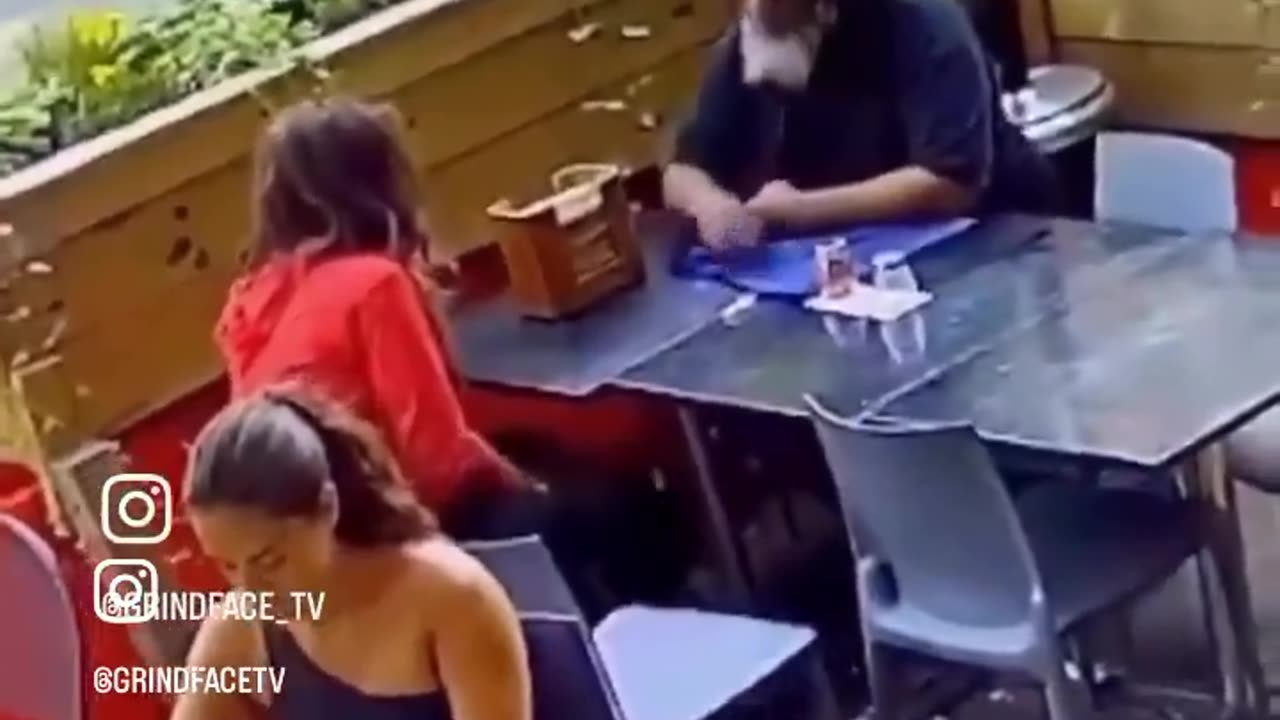 Woman gets ROBBED while eating at a restaurant