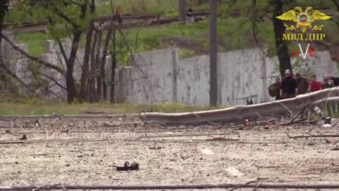 Neonacisté z Azovstalu se vzdávají ruské armádě