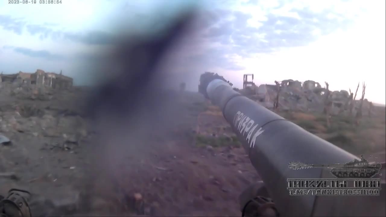 Fighting for Marinka through the eyes of a tank crew