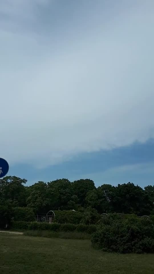 Himmel in Berlin am 23. Mai 2022 so 14:15 Uhr