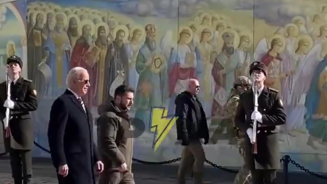 Biden And Zelenskyy Walk Through Kiev Like Hollywood Stars