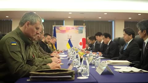 Prime Minister of Japan, Fumio Kishida met with Zelenskiy at G7