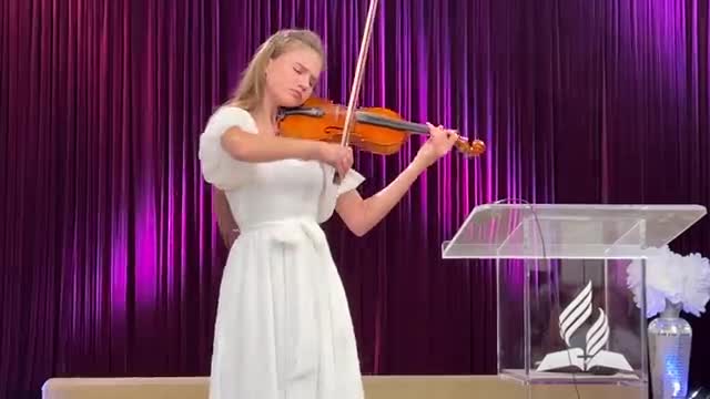 13 y.o Karolina Protsenko is playing at church "Schindler’s List Theme"