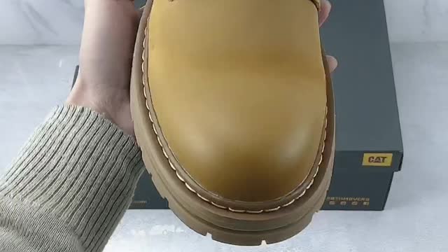 Full shoe real cowhide material Outsole to hardware are made of OEM raw materials