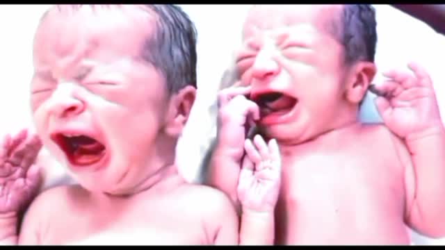 TWins Have Their First CoNversaTioN AN Hours After Being BorN