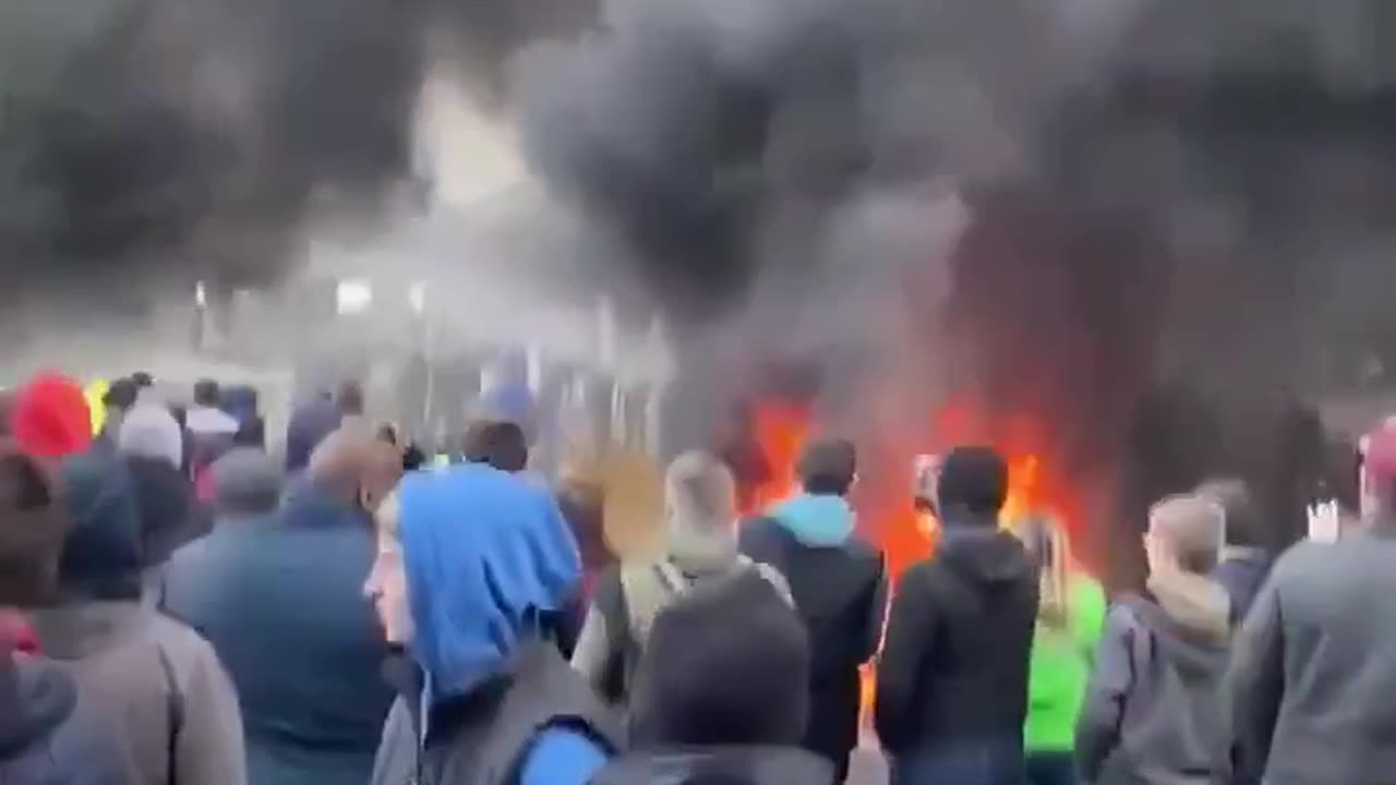 Angry farmers set fire to the EU headquarters in Brussels #shorts