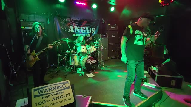 100% Angus A AC/DC Tribute Band "Thunderstruck" AC/DC Cover