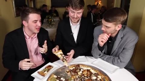 I Ate A $70,000 Golden Pizza