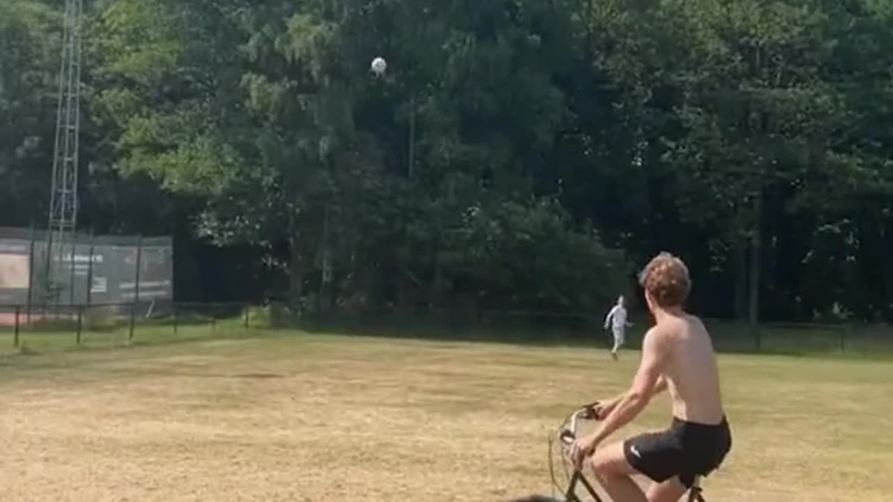 Bicycle kick 😅