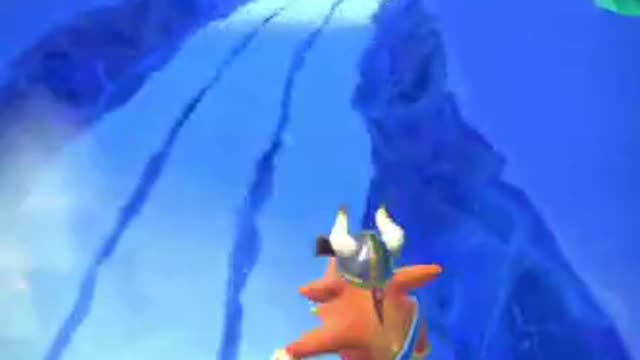 Frosty Zombot Battle Run Gameplay On Snow Go - Crash Bandicoot: On The Run!