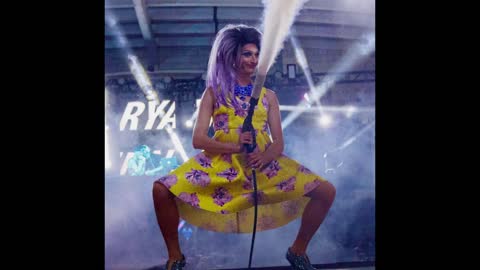 Kasha Davis & Darienne Lake "Qweens Around The World" on Drag Feed