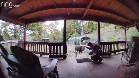 NW NC at The Treehouse 🌳 Lady says good morning sunshine and Give thanks to Jesus Christ #ringtv