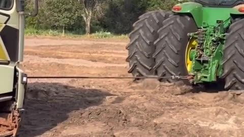 tractors stuck, machines accelerating (18)