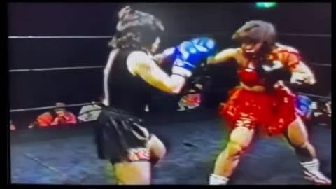 Naoko Kumigai Vs. Asako Ayaoka (First Ever Women's Boxing Match in Japan)