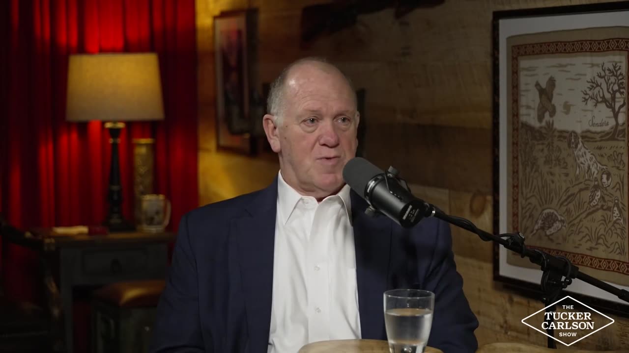 Tom Homan Tells Tucker Carlson He Had 'Falling-Out' With Alejandro Mayorkas Over Transgender Policy