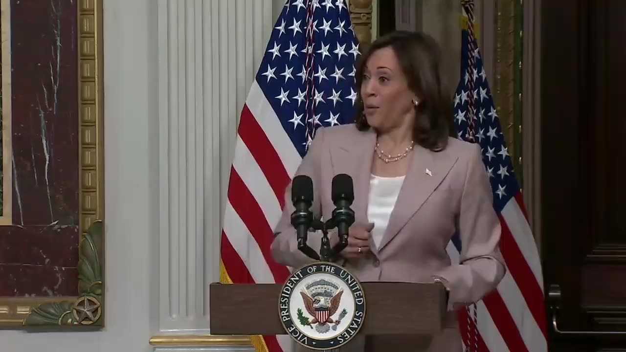 Kamala Harris: "We weren't really anything special! Hahaha."