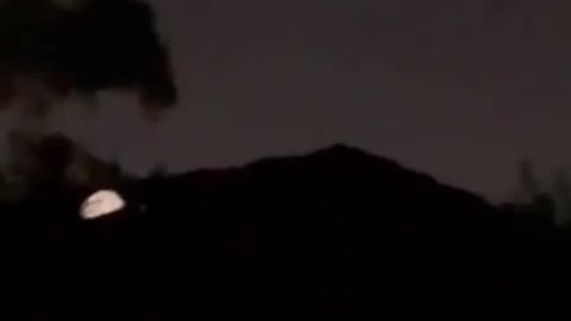 UFO’s CHARIOTS OF GOD ANGELS HOVERING🕎Isaiah 66;15-18 "YAHAWASHI & THE ANGELS WILL COME WITH FIRE"