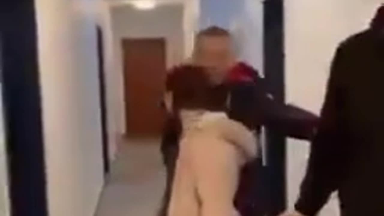 Każdy powinien znać międzynarodowy znak Help me.