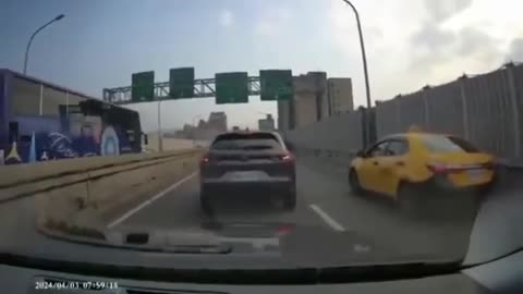 Dashcam captures 7.4 quake on highway in eastern Taiwan