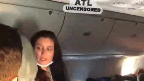 WOMAN SPITS AND PUNCHES ELDERLY MAN ON A FLIGHT FOR NOT WEARING A FACE MASK