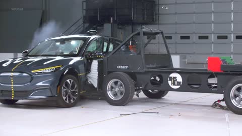 Ford Mustang MACH-E Crash Test (2022) IIHS Side Impact Test