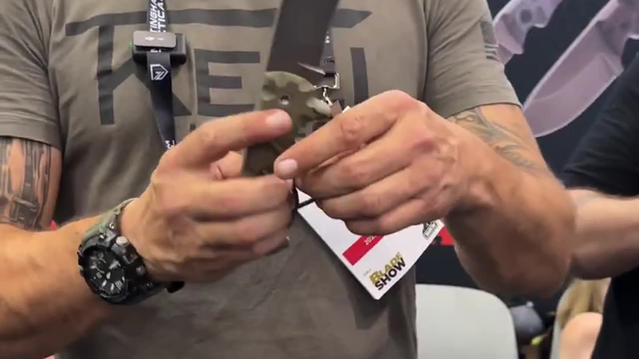 Imri's Genius Lanyard Trick - Blade Show 2023 #knives #tactical #survival #knives #bladeshow 🔪