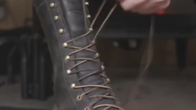 An easy way to tie your boots