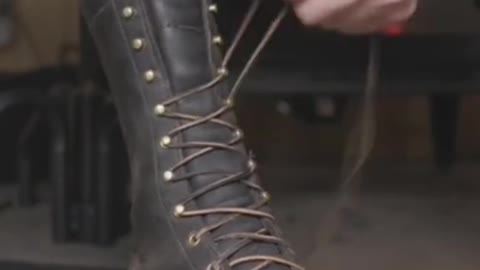 An easy way to tie your boots