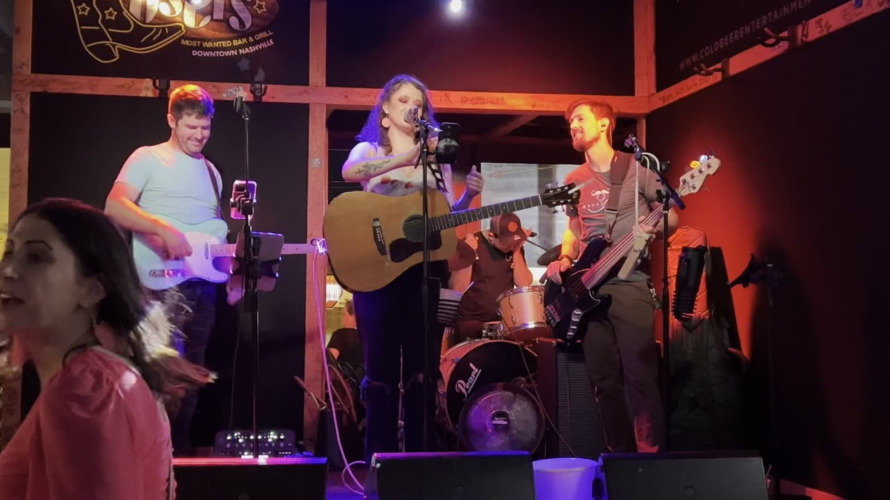 Lynagh & The Magic - Kanye West featuring Jamie Foxx “Gold Digger” Cover (Unlisted Version)